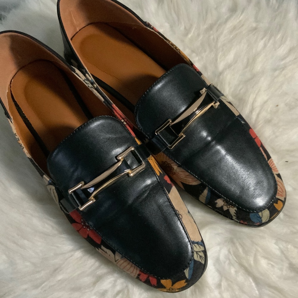 Womens flats size 7 (European 38)